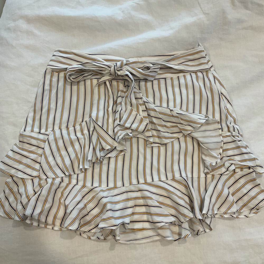 Ruffle skirt Forever 21 size M - Picture 2 of 2